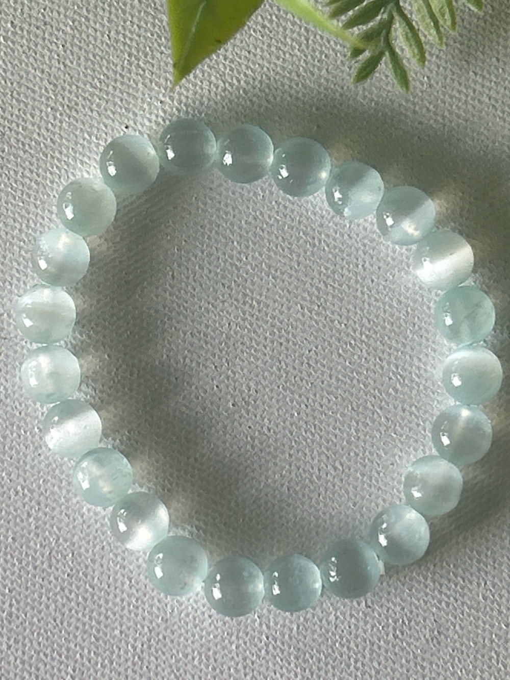 Light aqua blue cat eye stretch bracelet